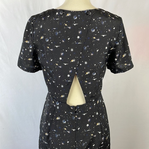 BCBGeneration Black Short Sleeve Dress with Open Back and Pockets - Size 4 - Picture 13 of 17